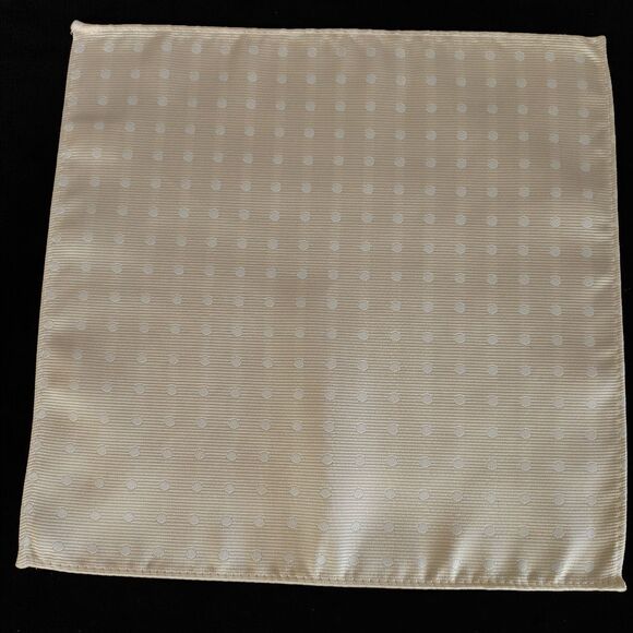 MEN'S ALLURE POCKET SQUARE WITH CONTRASTING LAPEL FLOWER. - Picture 2 of 4